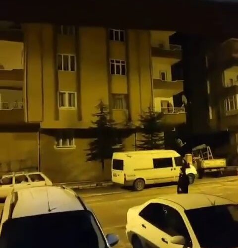 Tokat’ta davulcunun uğramadığı sitenin sakini komşularını bağırarak sahura kaldırdı