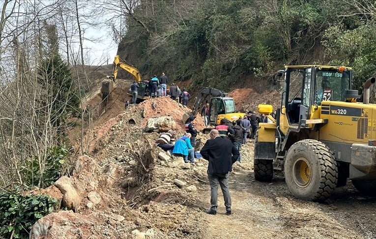 Trabzon’da göçük altında kalan 3 işçi öldü