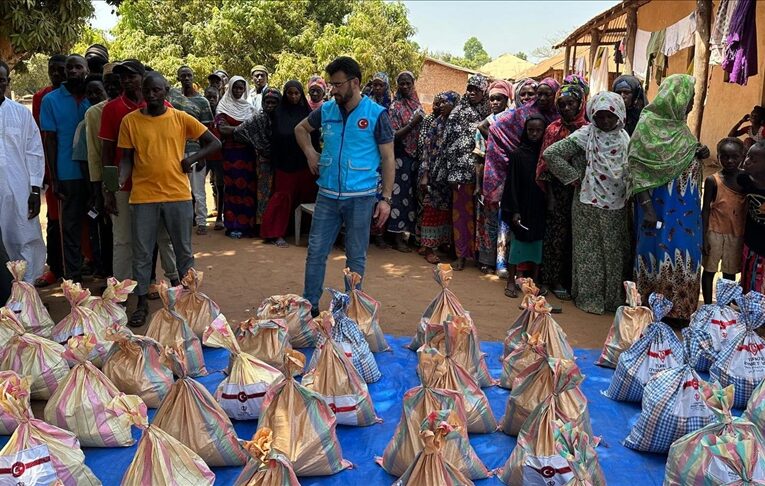 Türkiye Diyanet Vakfından Gine Bissau’da 1000 aileye gıda yardımı