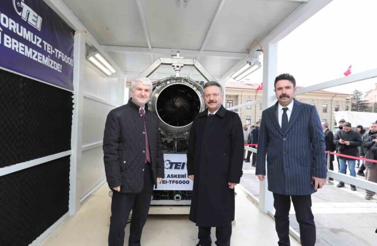 Vali Aksoy ve Prof. Dr. Mahmut Faruk Akşit milli motorları inceledi