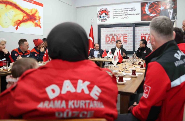 Vali Aslan’dan DAKE üyeleriyle bir araya geldi