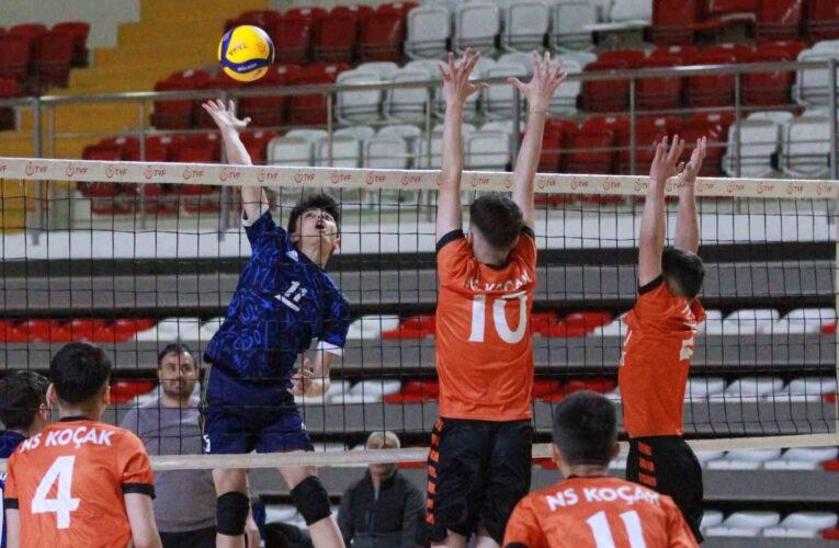 Voleybol Yıldızlar Türkiye Birinciliği, Sivas’ta başladı