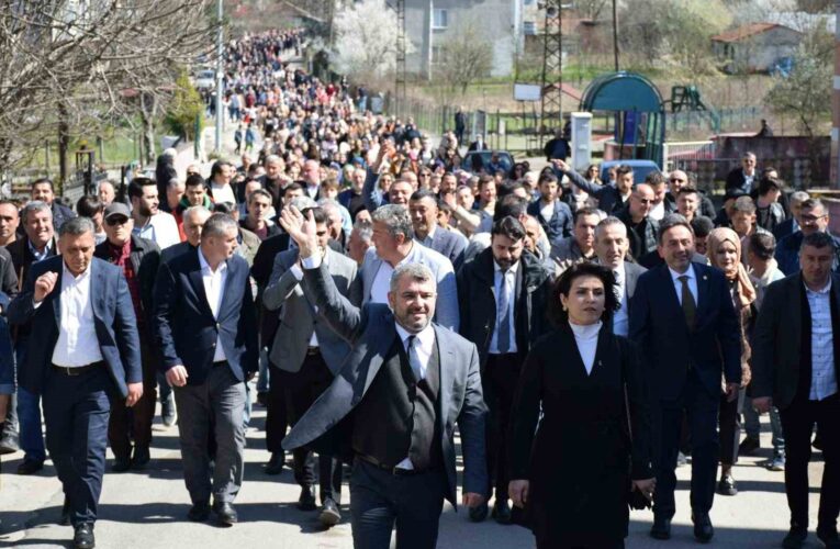 Yenice Karakaş’ı başkan gibi ağırlıyor