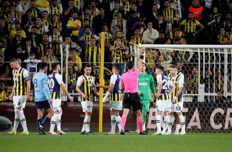 Fenerbahçe’de Oosterwolde ve Szymanski cezalı duruma düştü