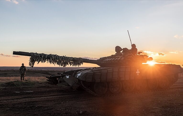 Fransa Ukrayna’ya “yüzlerce” ikinci el zırhlı araç gönderecek