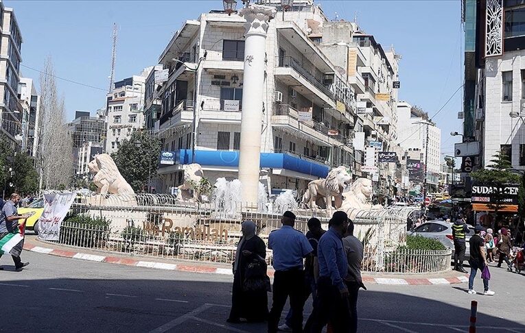 Gazze’de devam eden İsrail saldırıları, Batı Şeria’da bayram sevincine gölge düşürdü