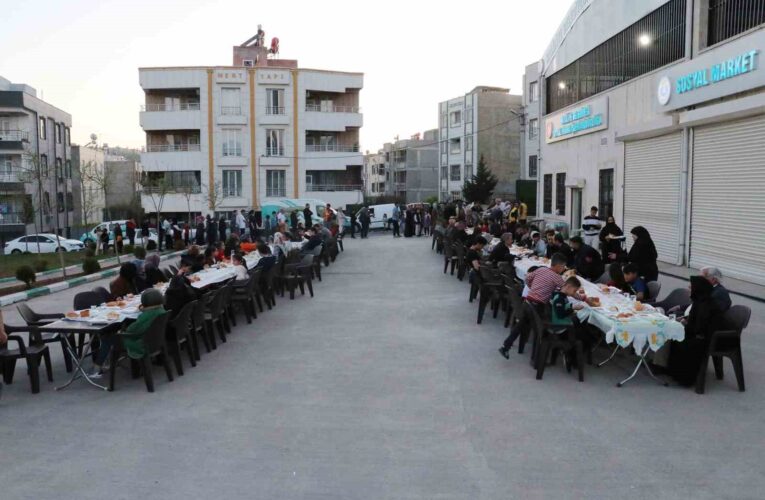 Haliliye’de vatandaşlar iftar sofrasında buluşuyor