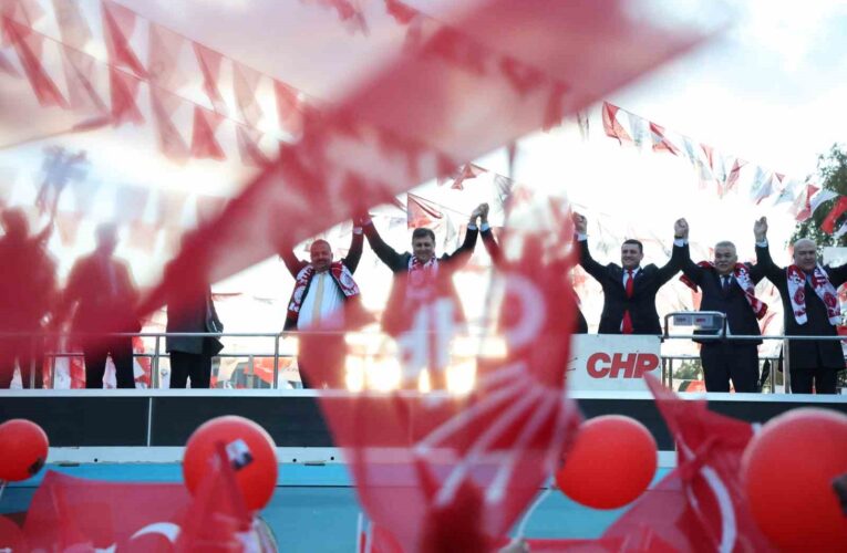 İzmirliler 20 yıldır büyükşehirde AK Parti’yi seçmiyor