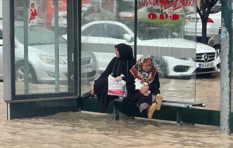 Malatya ve Hakkari’de sağanak etkili oldu