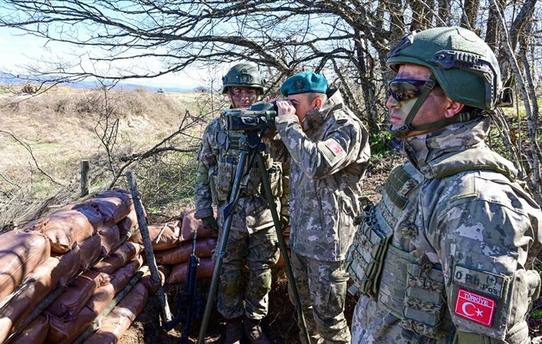 Mehmetçiğin Kosova-Sırbistan sınır bölgesinde devriye faaliyetleri sürüyor