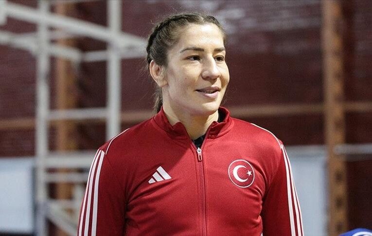 Milli güreşçi Yasemin Adar Yiğit, Paris 2024’e kota kazandı