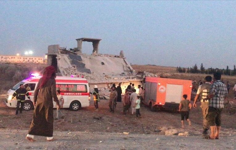 Suriye’nin Çobanbey beldesinde düzenlenen bombalı terör saldırısında 2 kişi öldü