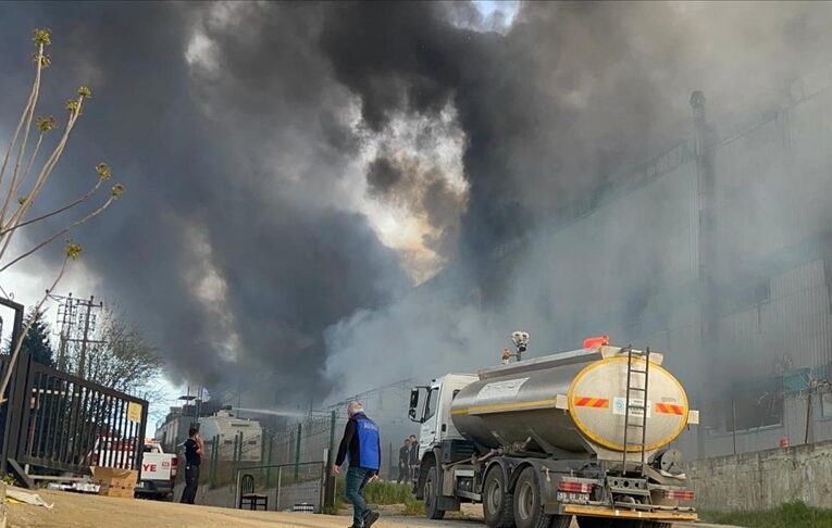 Tekirdağ’da bir fabrikada çıkan yangın kontrol altına alındı