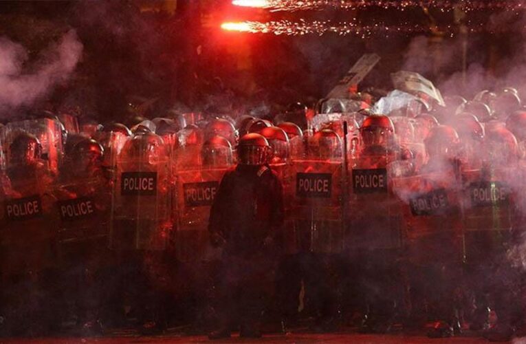 Gürcistan’da protestolar: 113 polis yaralı, 224 gösterici gözaltında